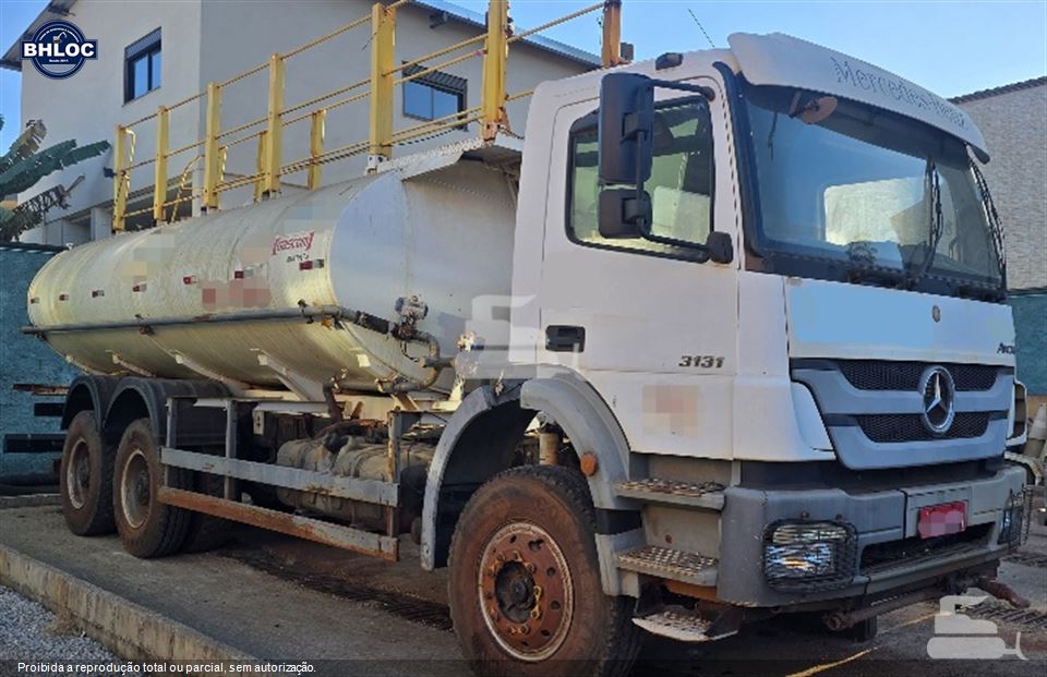 Caminhão Mercedes-Benz Axor 3131 6x4 2p (diesel)(E5)