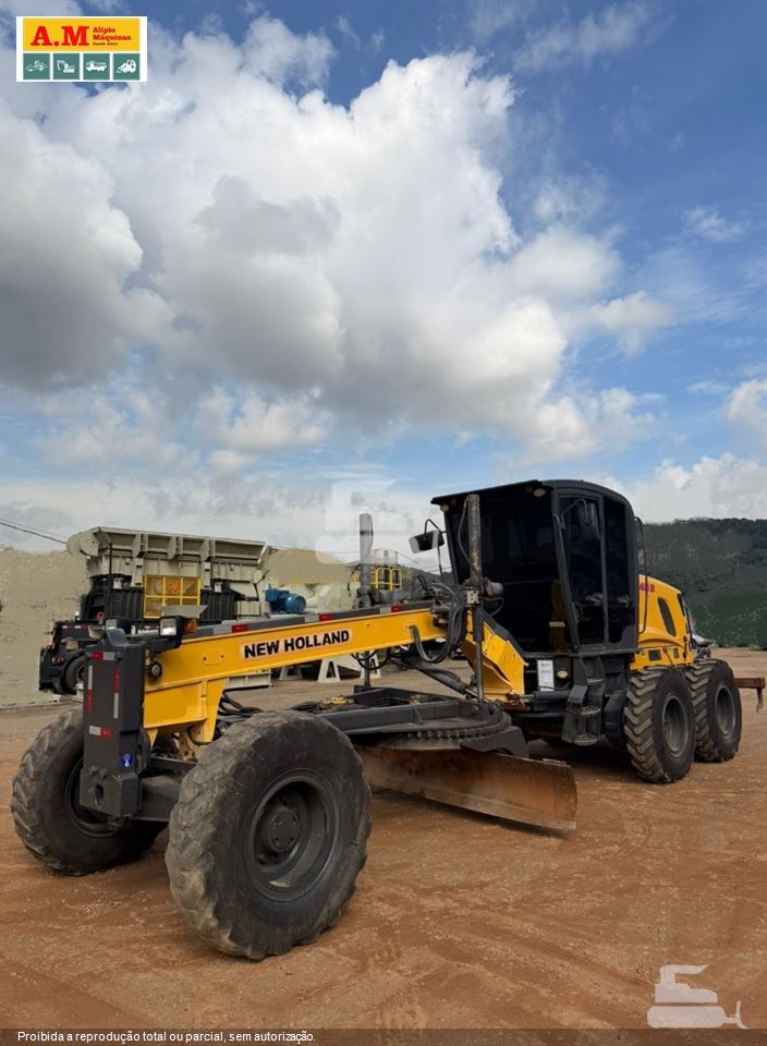 Motoniveladora New Holland RG140B