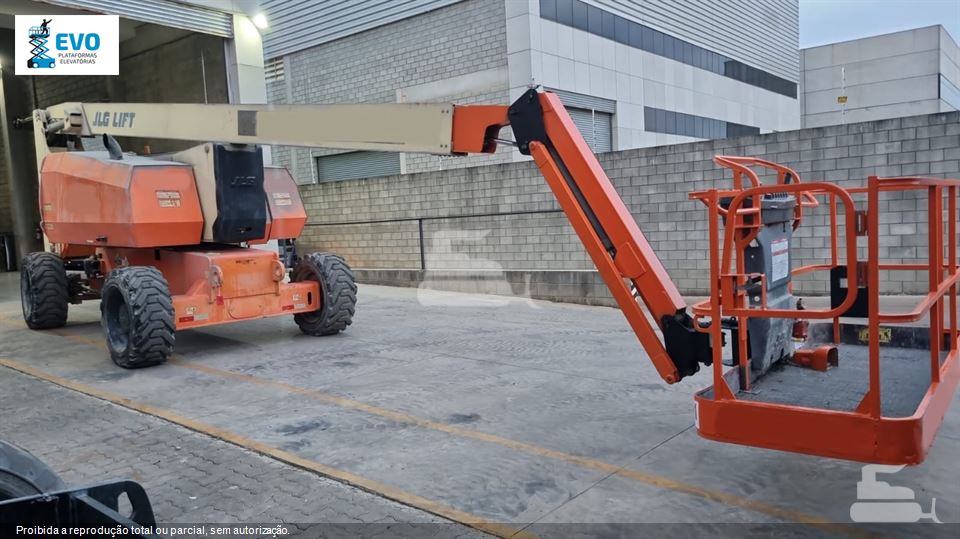 Plataforma Aérea (Elevatória) JLG 800 AJ