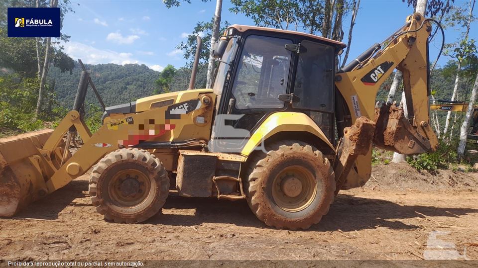 Retro Escavadeira Caterpillar 416F2