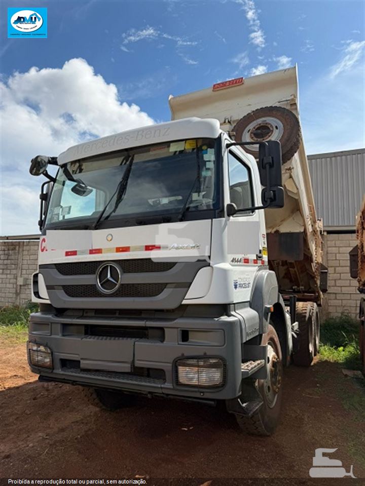 Caminhão Mercedes-Benz Axor 4144 K 6x4 2p (Diesel) (E5)