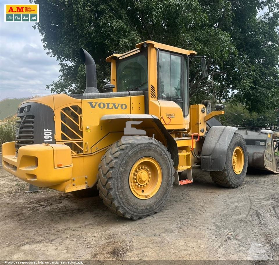 Pá Carregadeira Volvo L90F