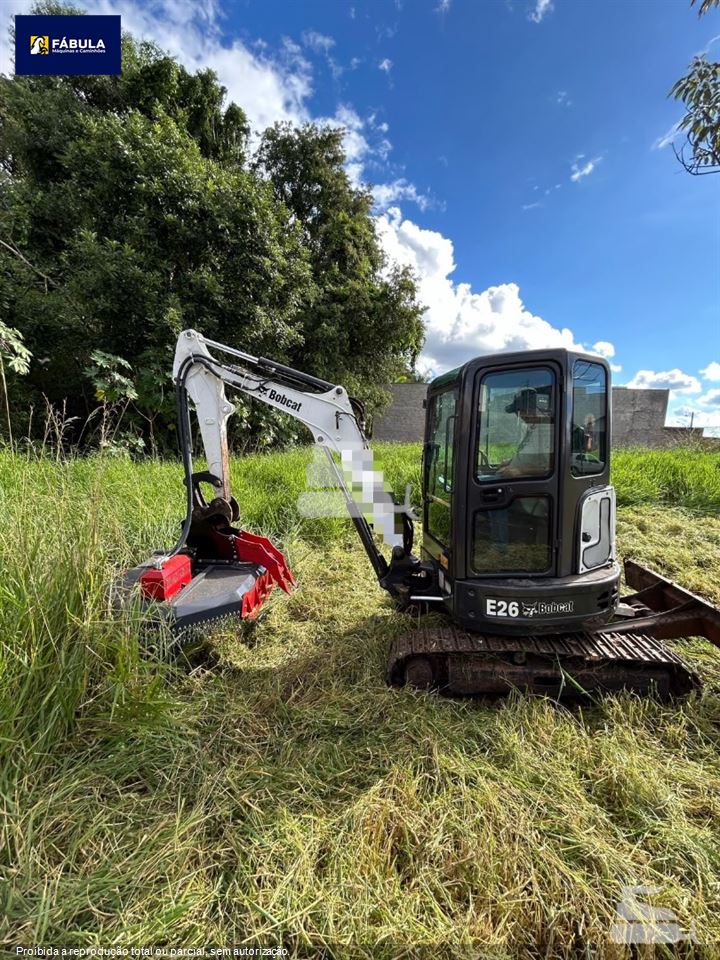 Mini-Escavadeira Bobcat E26