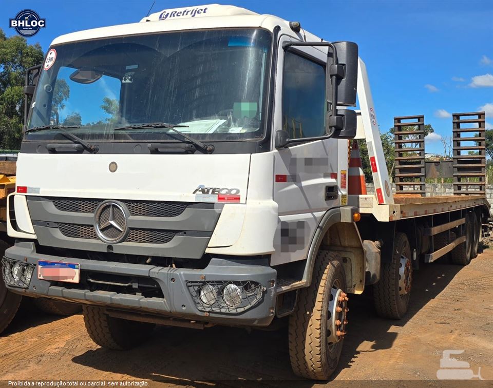 Caminhão Mercedes-Benz Atego 2730 6x4 2p (Diesel)(E5)