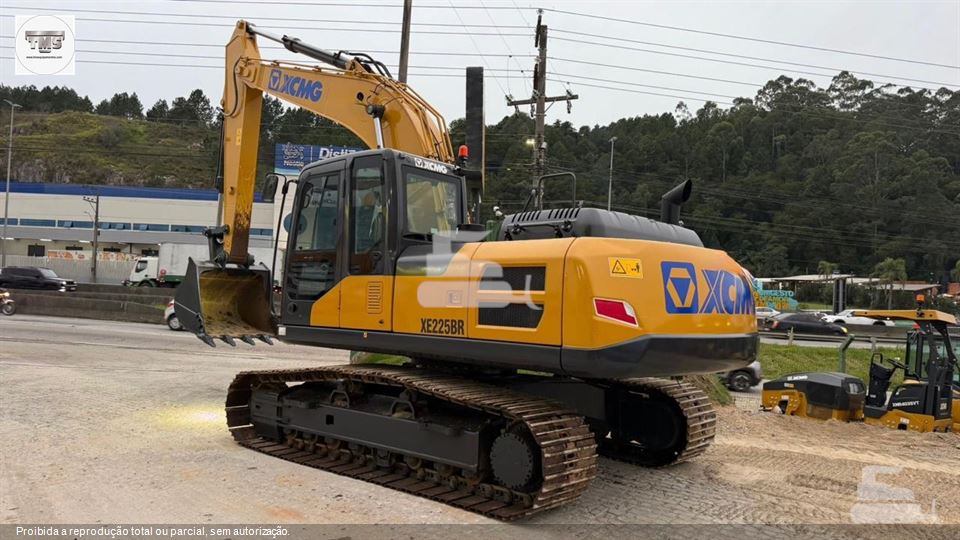 Escavadeira XCMG XE225BR