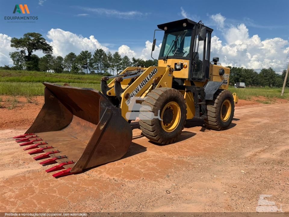 Pá Carregadeira New Holland 12B