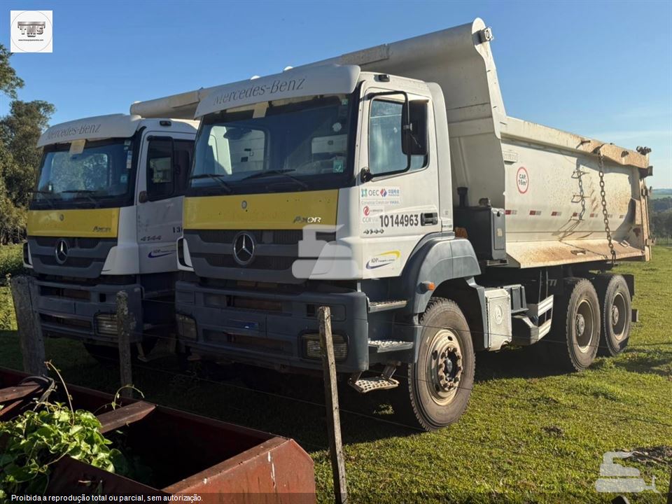 Caminhão Mercedes-Benz Axor 4144 K 6x4 2p (diesel)