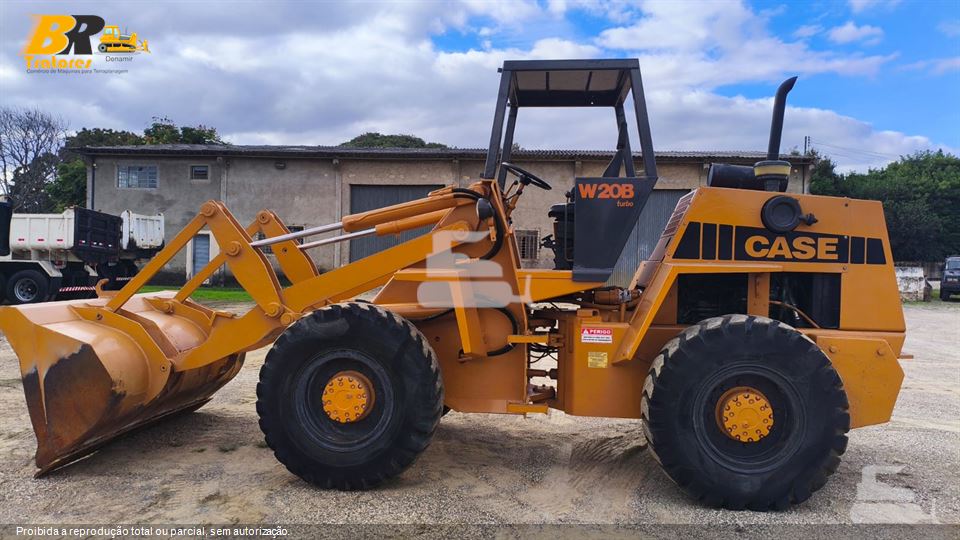 Pá Carregadeira Case W20B