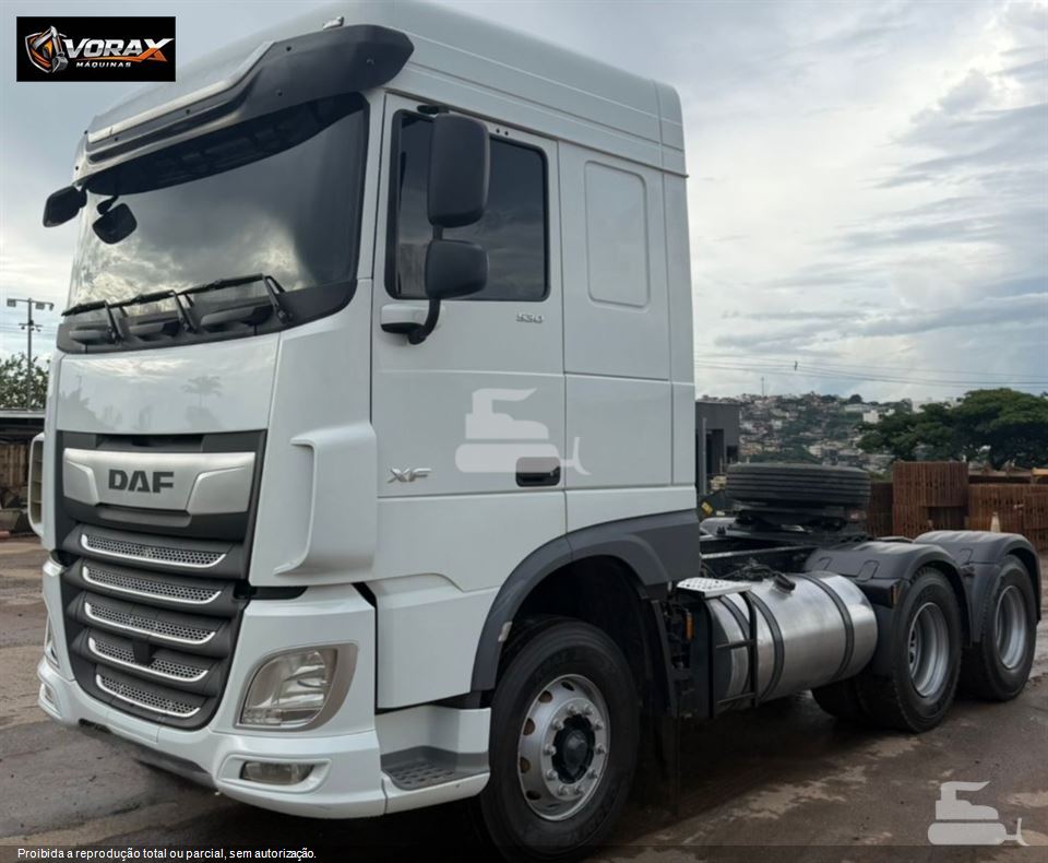 Caminhão DAF XF FTT530 6x4 Space Cab (die)(E5)