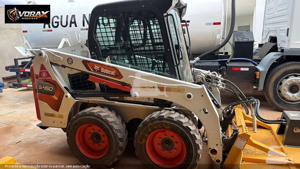 Mini-Carregadeira Bobcat S450