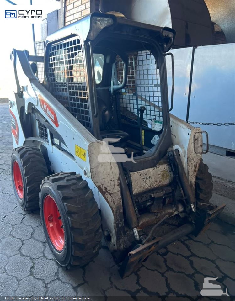 Mini-Carregadeira Bobcat S530