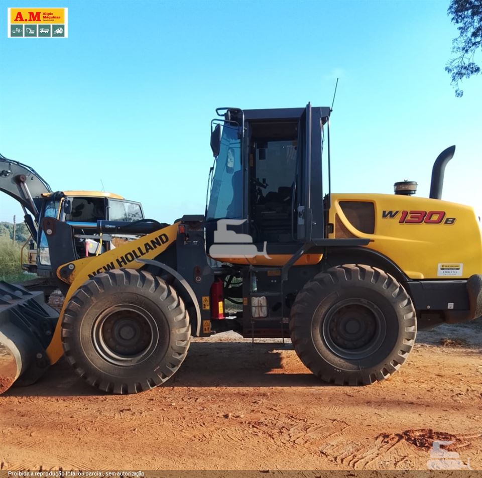 Pá Carregadeira New Holland W130 B