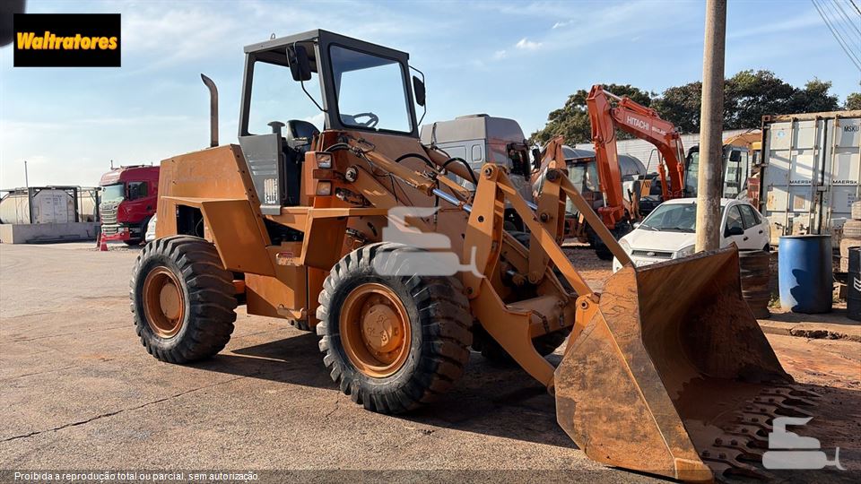 Pá Carregadeira Case W20E