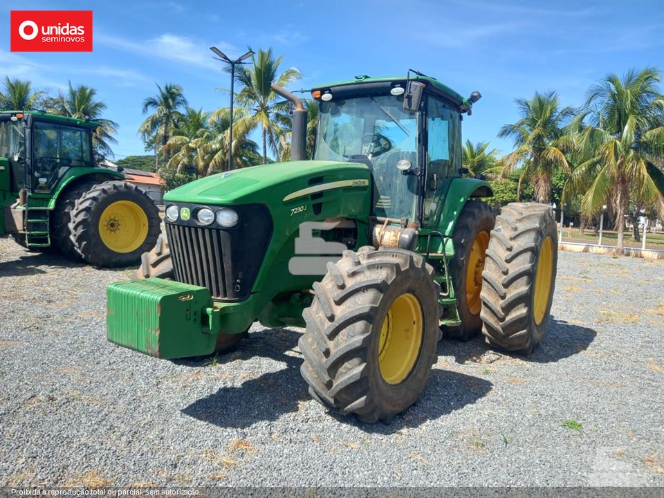 Trator Agrícola John Deere 7230J