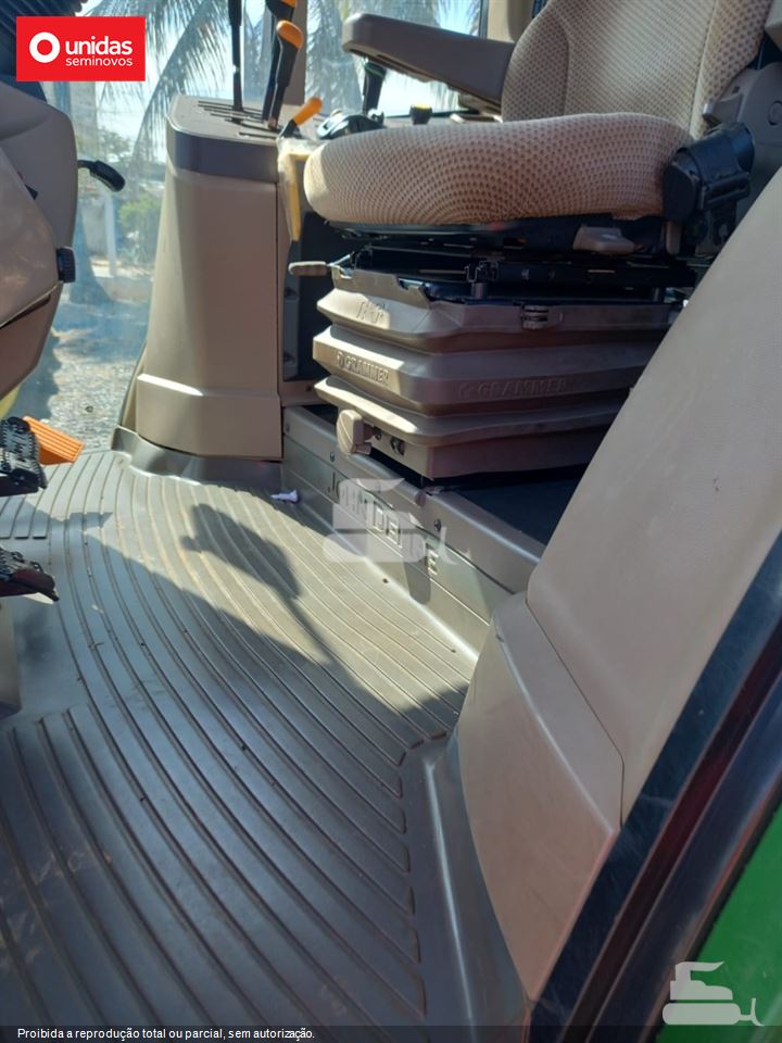 Trator Agrícola John Deere 6100J