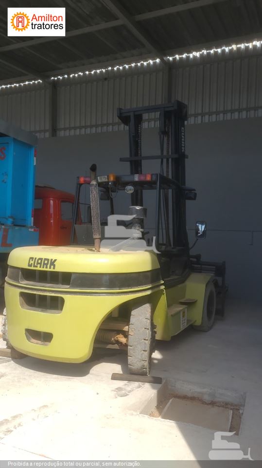 Empilhadeira Clark CMP75