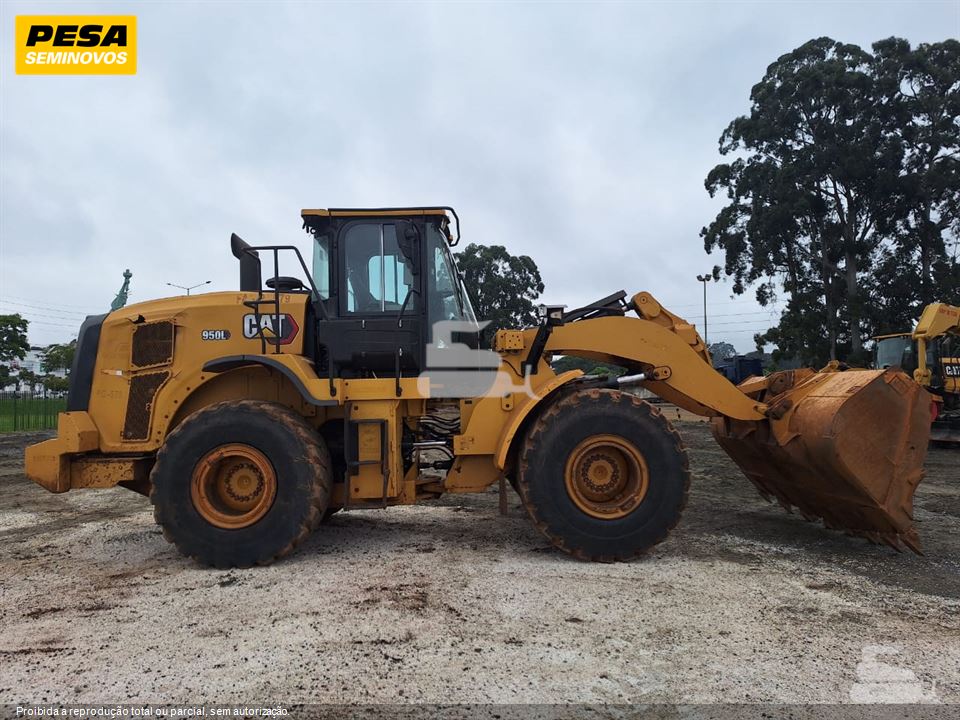 Pá Carregadeira Caterpillar 950L