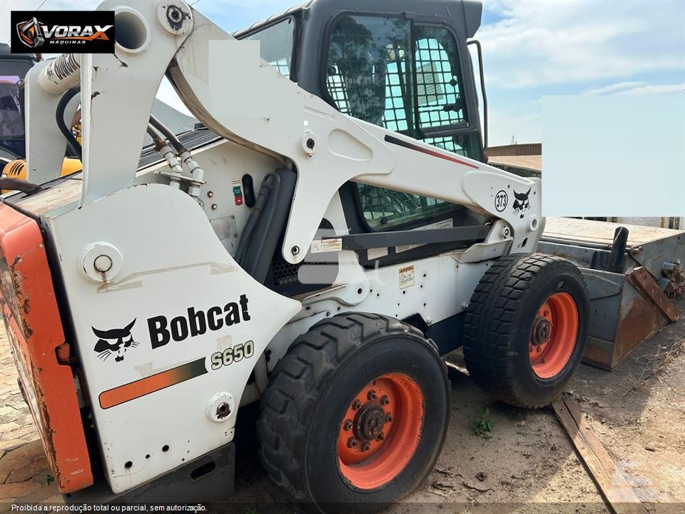 Mini-Carregadeira Bobcat S650