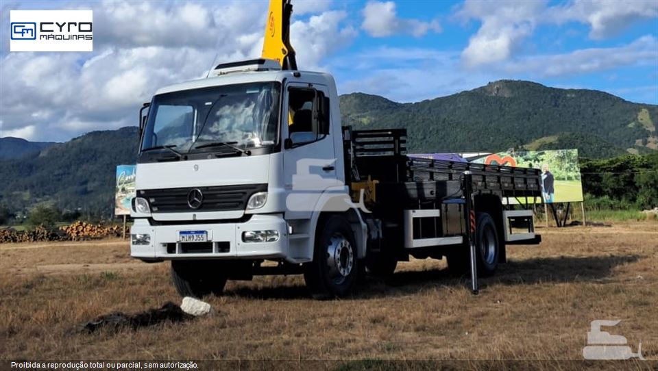 Caminhão Mercedes-Benz Atego 1518 2p (diesel)
