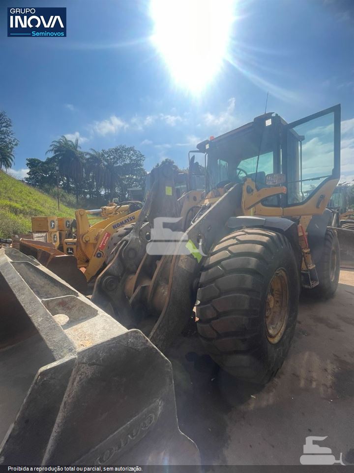 Pá Carregadeira Volvo L90F