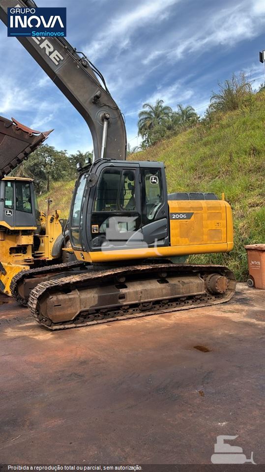 Escavadeira John Deere 200G