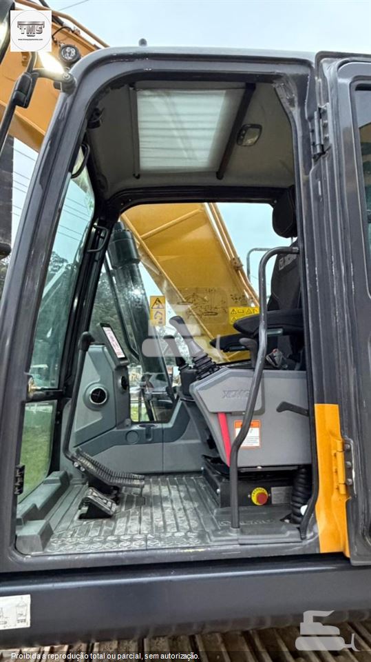 Escavadeira XCMG XE225BR