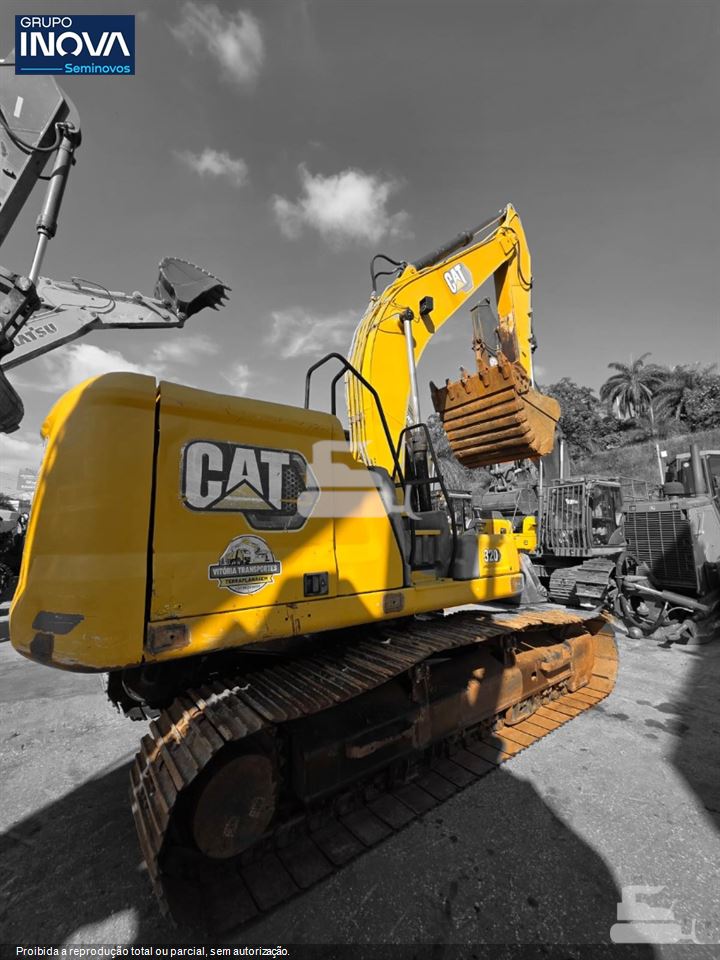 Escavadeira Caterpillar 320