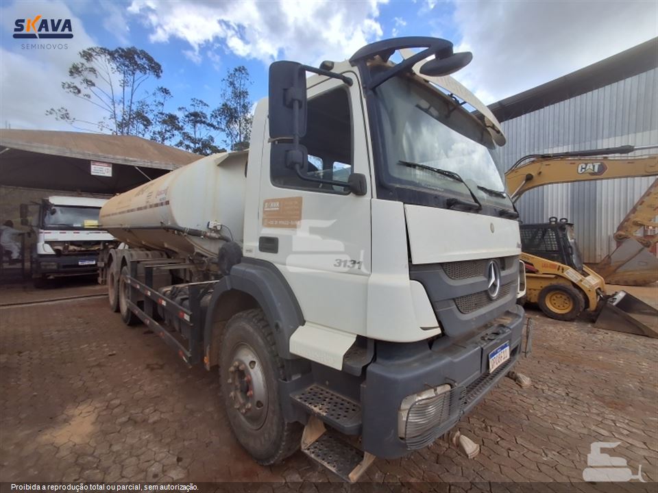 Caminhão Mercedes-Benz Axor 3131 6x4 2p (diesel)(E5)