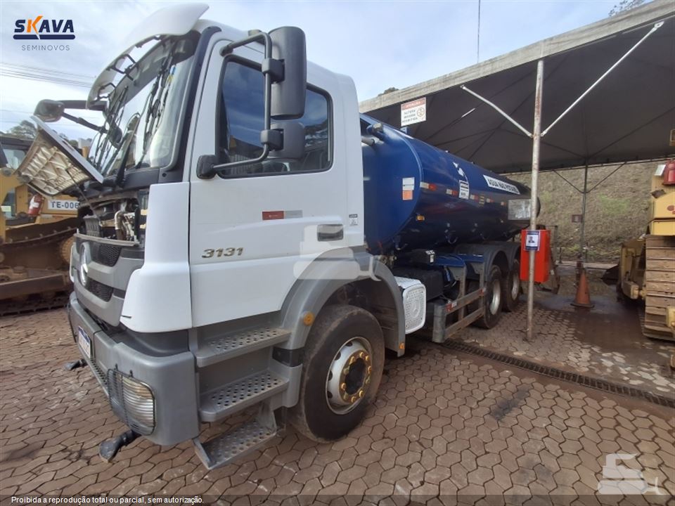 Caminhão Mercedes-Benz Axor 3131 6x4 2p (diesel)(E5)