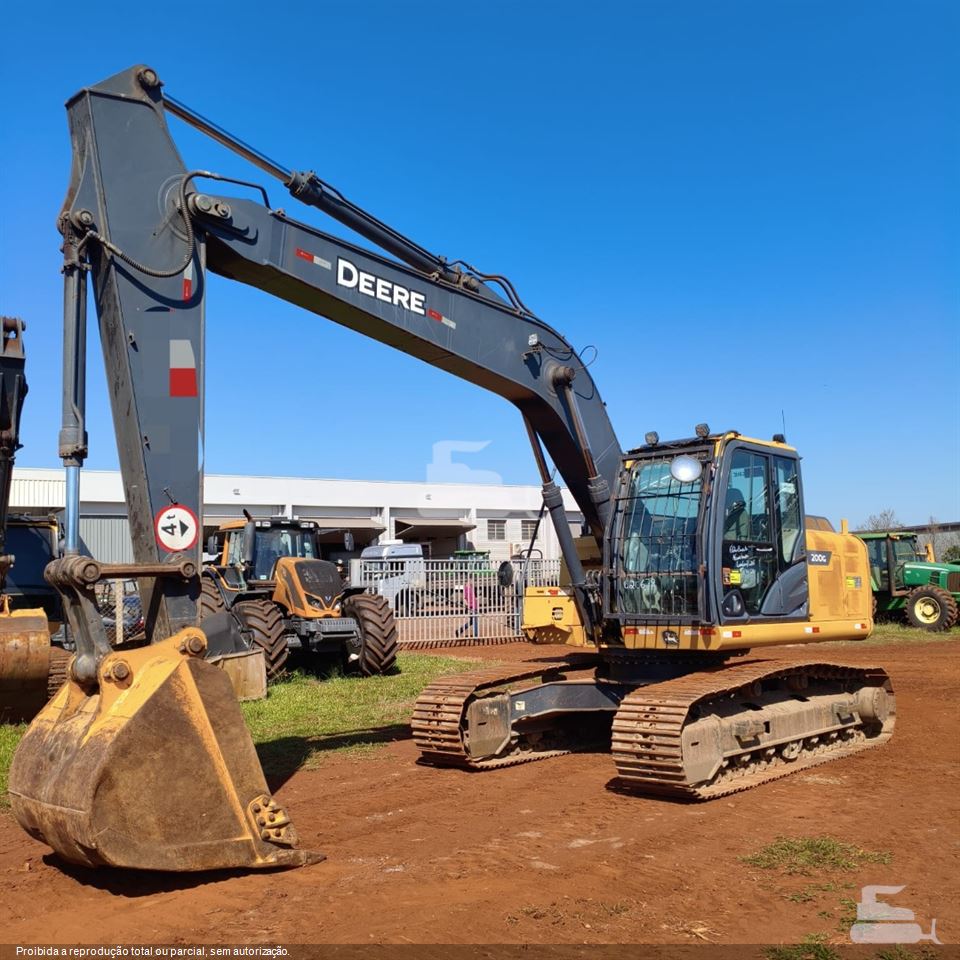 Escavadeira John Deere 200G