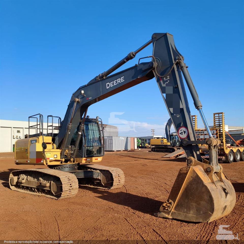 Escavadeira John Deere 200G