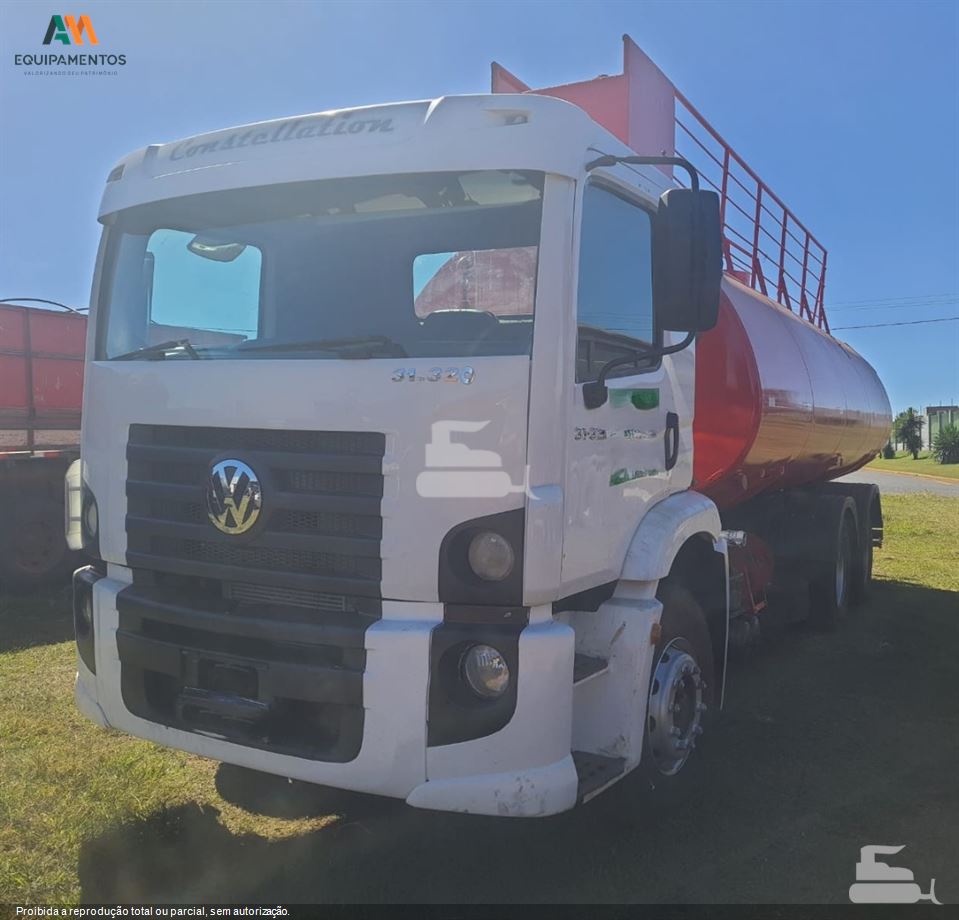 Caminhão Volkswagen 31-320 E Constellation 6x4 3-Eixos 2p (Diesel)