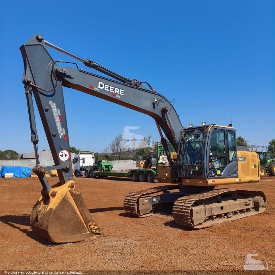 Escavadeira John Deere 200G