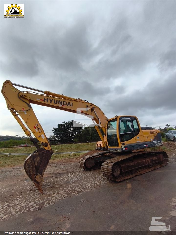 Escavadeira Hyundai R220LC-9S