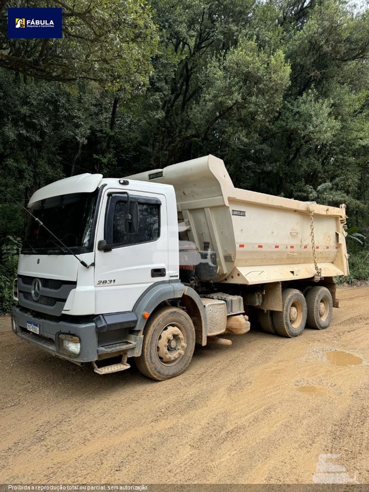 Caminhão Mercedes-Benz Axor 2831 6x4 2p (diesel)