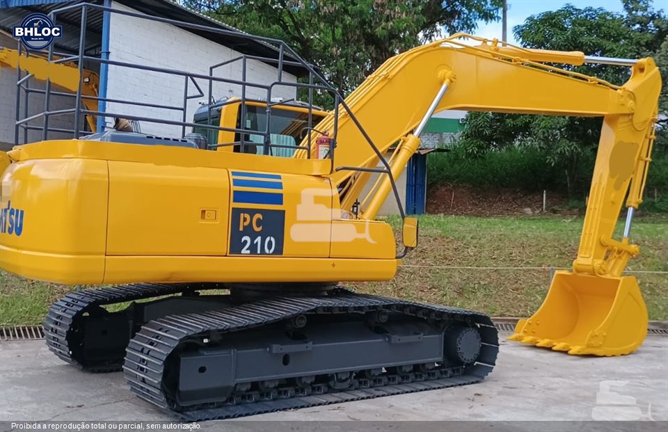 Escavadeira Komatsu PC210