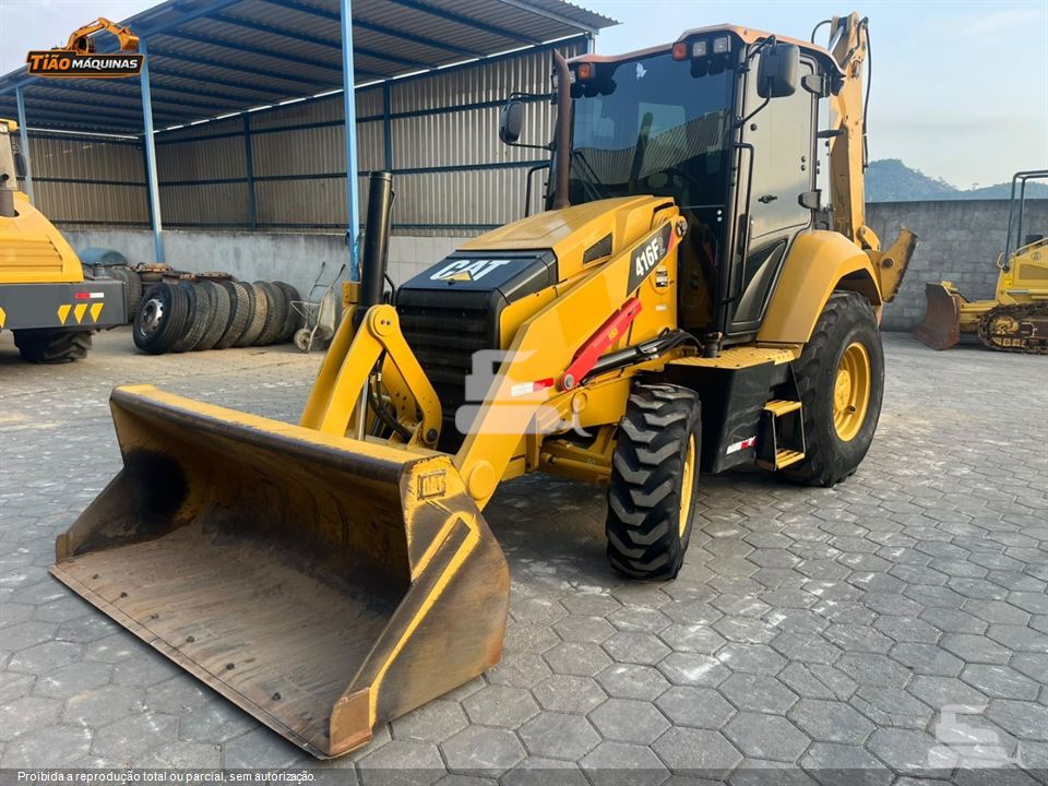 Retro Escavadeira Caterpillar 416F2