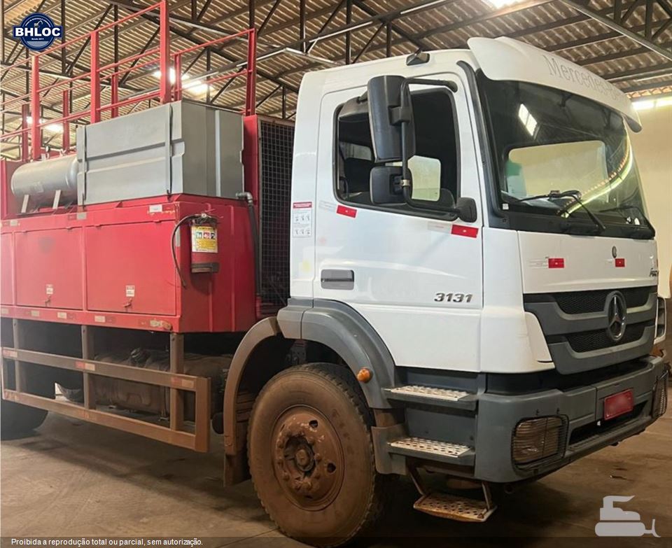 Caminhão Mercedes-Benz Axor 3131 6x4 2p (diesel)(E5)