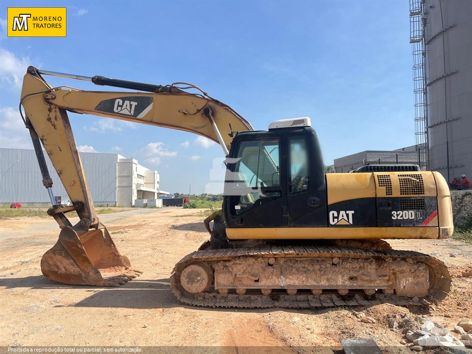 Escavadeira Caterpillar 320DL