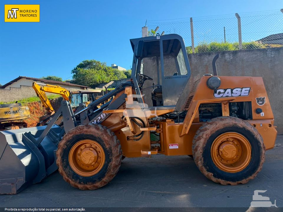 Pá Carregadeira Case W20E