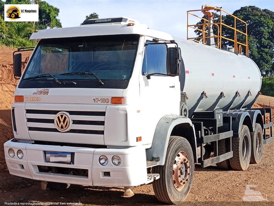 Caminhão Volkswagen 17-180 WORKER 3-Eixos 2p (diesel)