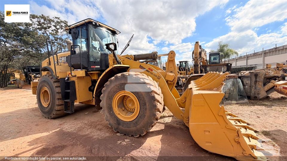 Pá Carregadeira Caterpillar 966L