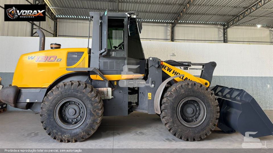 Pá Carregadeira New Holland W130 B