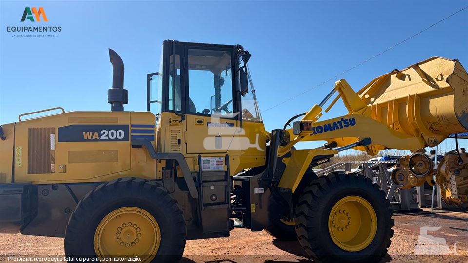 Pá Carregadeira Komatsu WA200