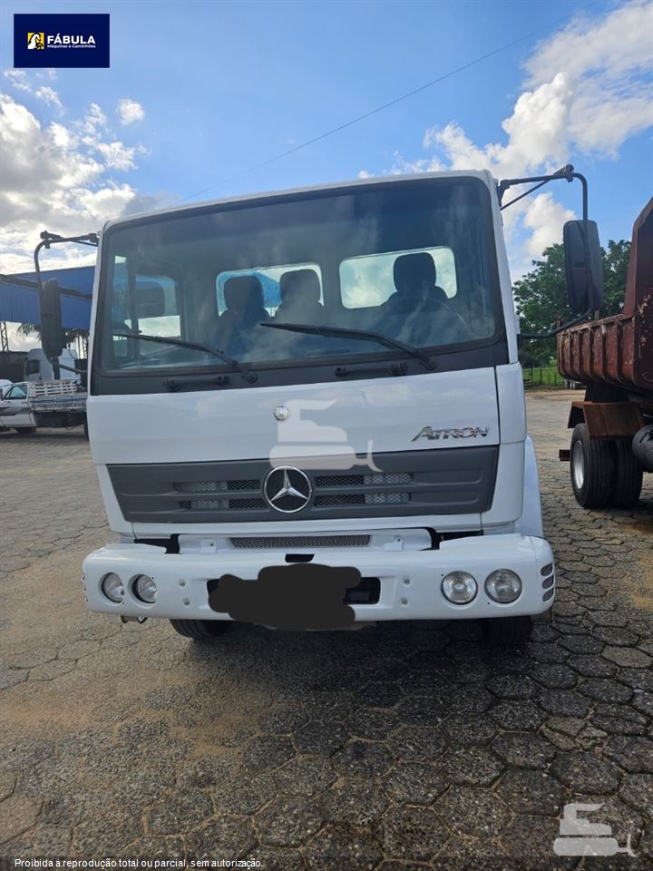 Caminhão Mercedes-Benz Atron 1719 2p (diesel)(E5)