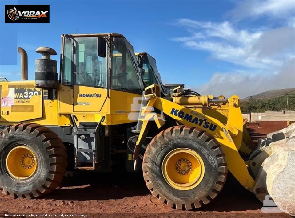 Pá Carregadeira Komatsu WA320