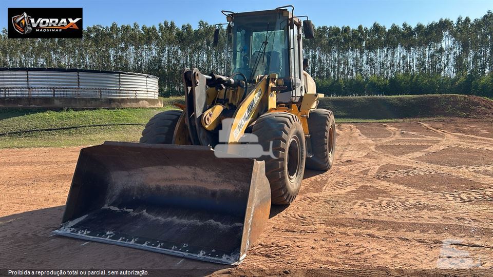 Pá Carregadeira New Holland W130