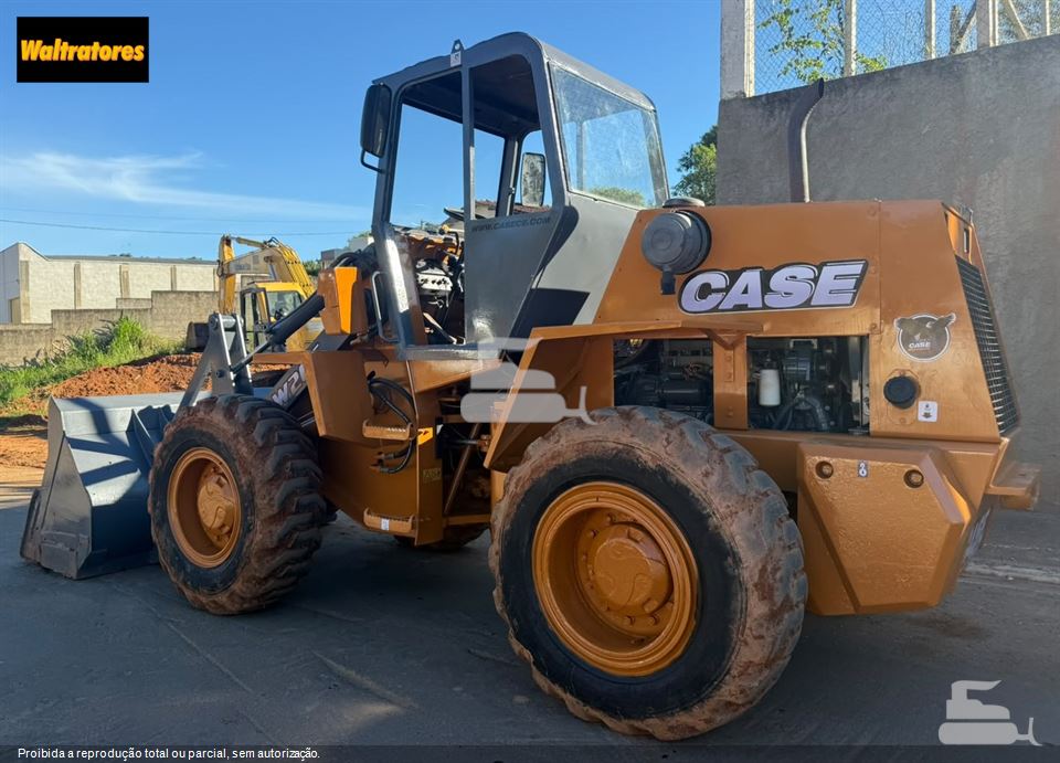 Pá Carregadeira Case W20E