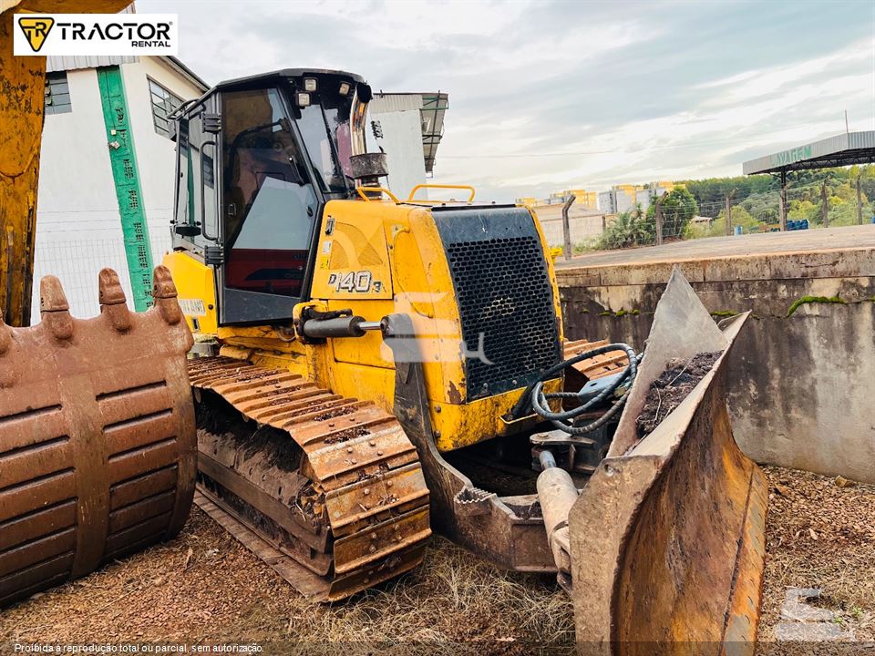 Trator de Esteira New Holland D140 B
