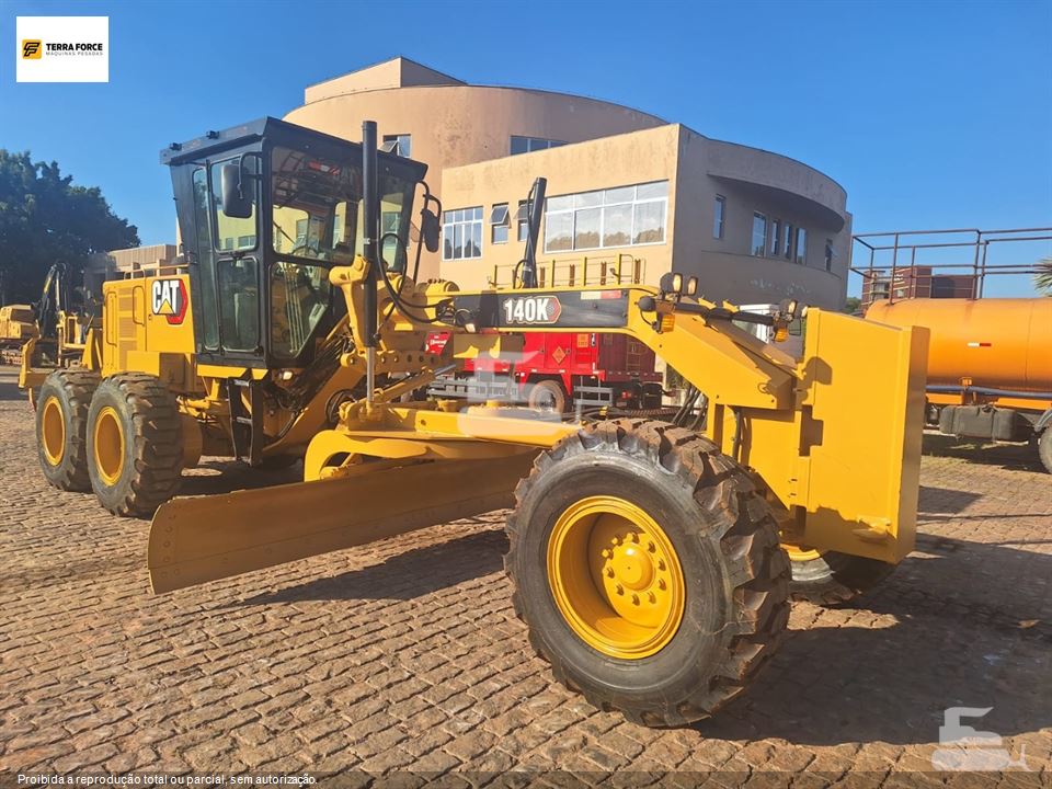 Motoniveladora Caterpillar 140K